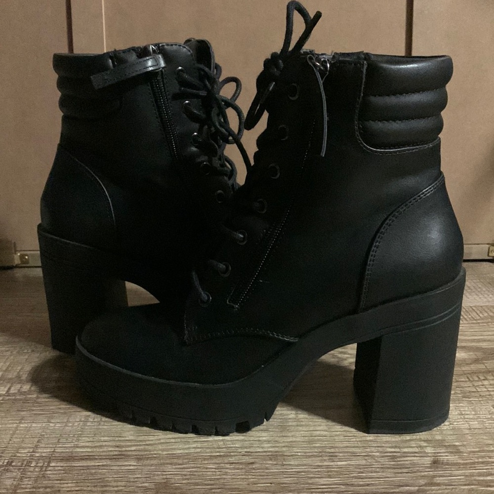 BLACK HEELED COMBAT BOOTS!!!